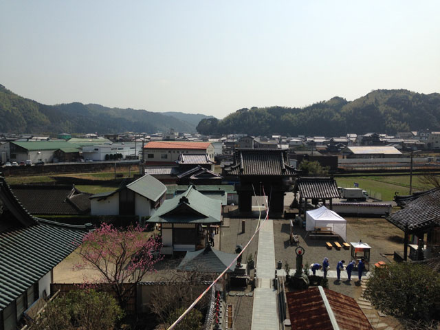 徳島・平等寺（本堂前からのぞむ風景）