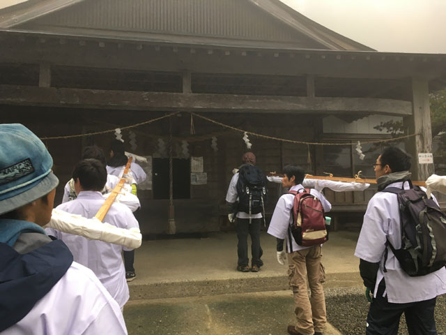 徳島・宝蔵石神社（神麻しめ縄奉納神事）剱神社