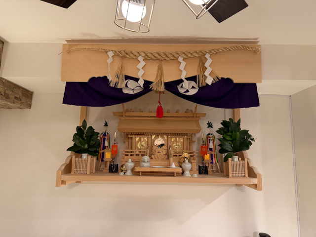 しめ縄(大根型)と神棚